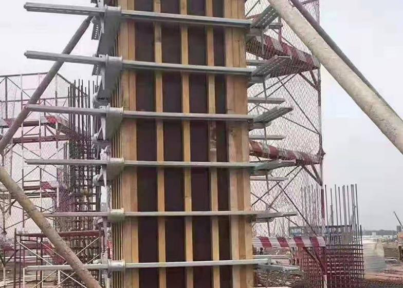 400-600规格方柱扣安装间距是多少