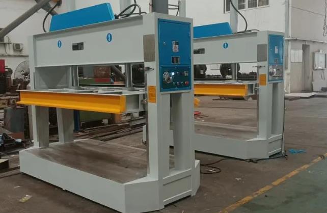 What is the structure of a plywood cold press machine
