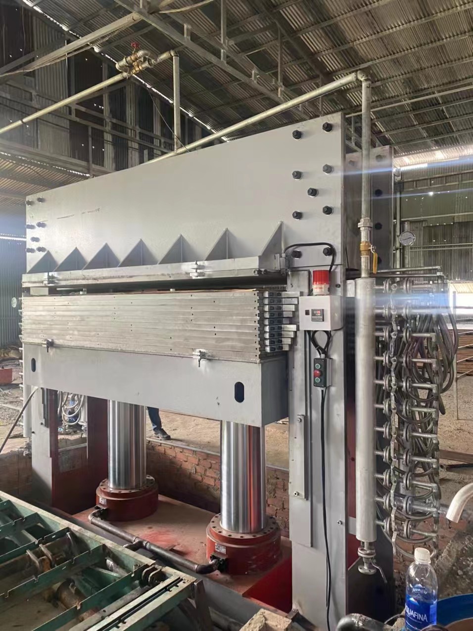 How long does plywood need to be cold pressed in a cold press machine